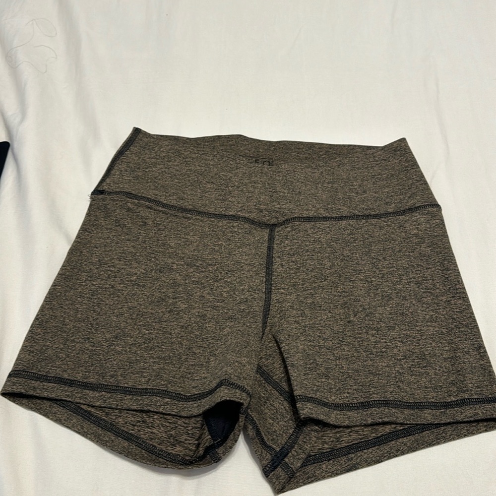Fleo V Waist Band High Rise Shorts